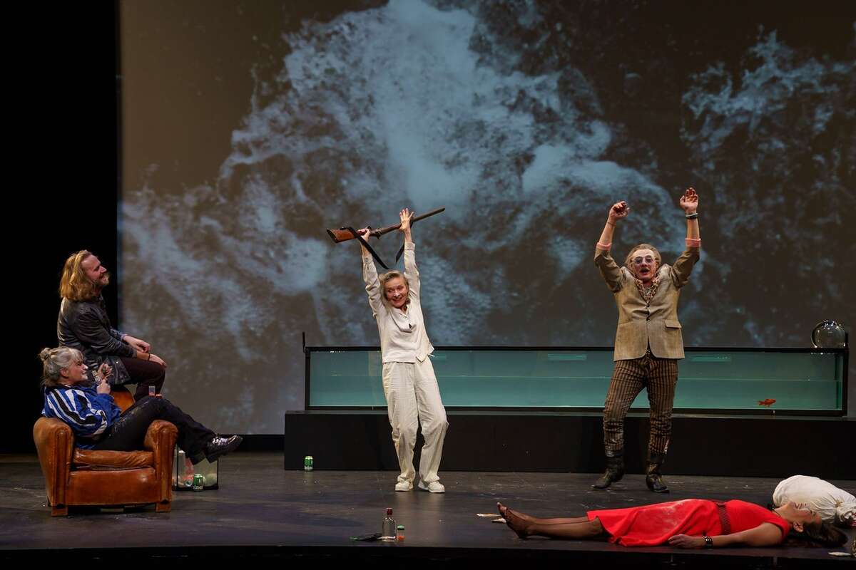 Photo de l'événement DANS LA FUMÉE DES JOINTS DE MA MÈRE à Théâtre Olympia - Centre Dramatique National de Tours