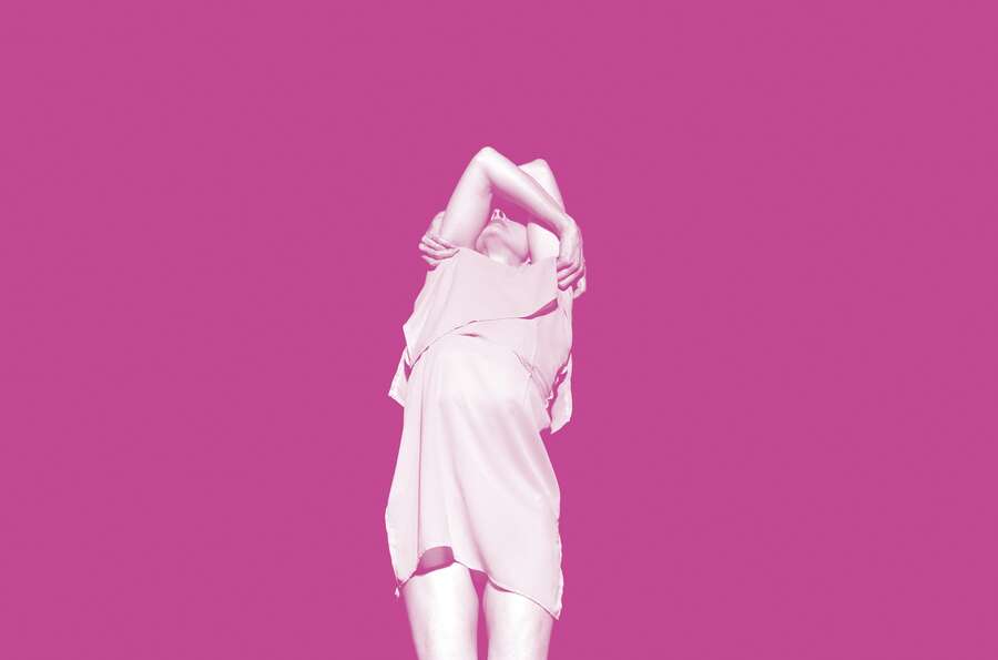 Photo de l'événement Tours d'Horizons / Andrea Sitter - "La Reine s'ennuie" (2003) à Le Petit faucheux