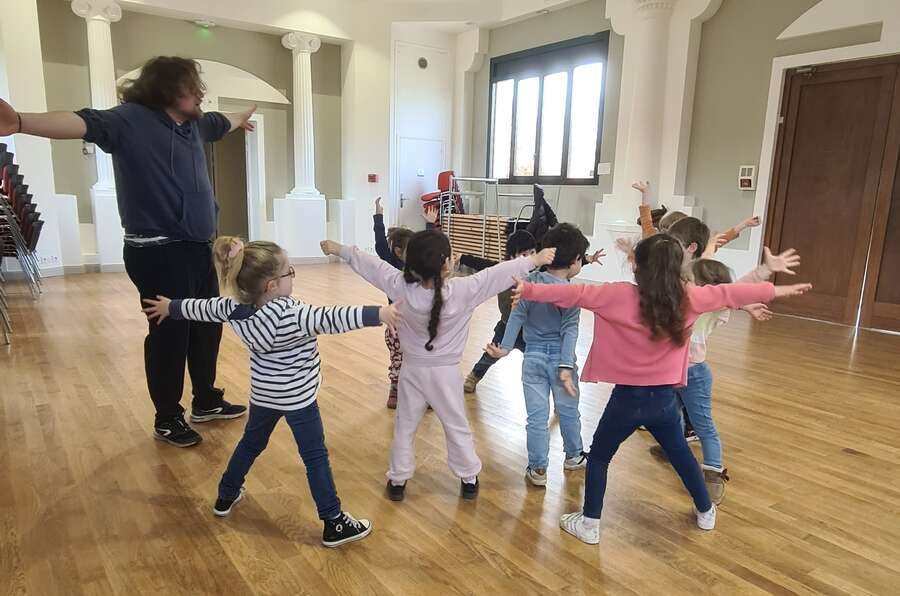 Photo de l'événement Stage théâtre maternelle (MS et GS) à Chambray-lès-Tours (37) à Chambray-lès-Tours (37)