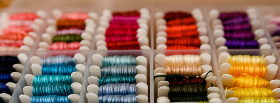 Illustration Atelier Broderie, customisation de vêtements