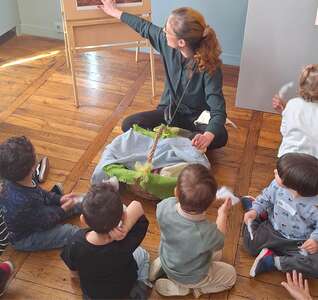 Illustration LES TOUT-PETITS : 3 MOIS - 3 ANS. L’art en musique