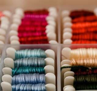 Illustration Atelier Broderie, customisation de vêtements