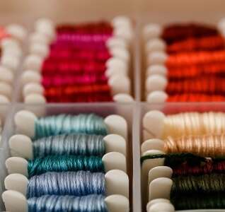 Illustration Atelier Broderie, customisation de vêtements
