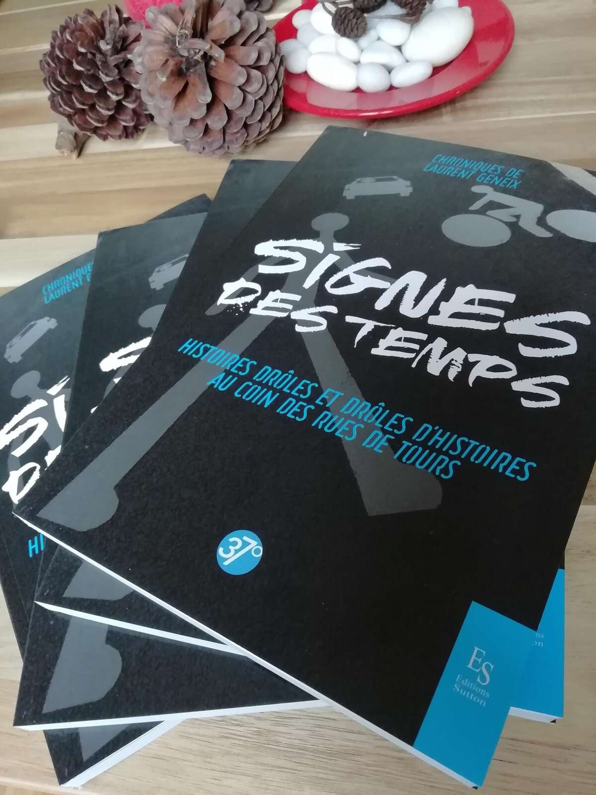 Photo de l'événement Dédicace "Signes des Temps" à Librairie La Boîte à Livres
