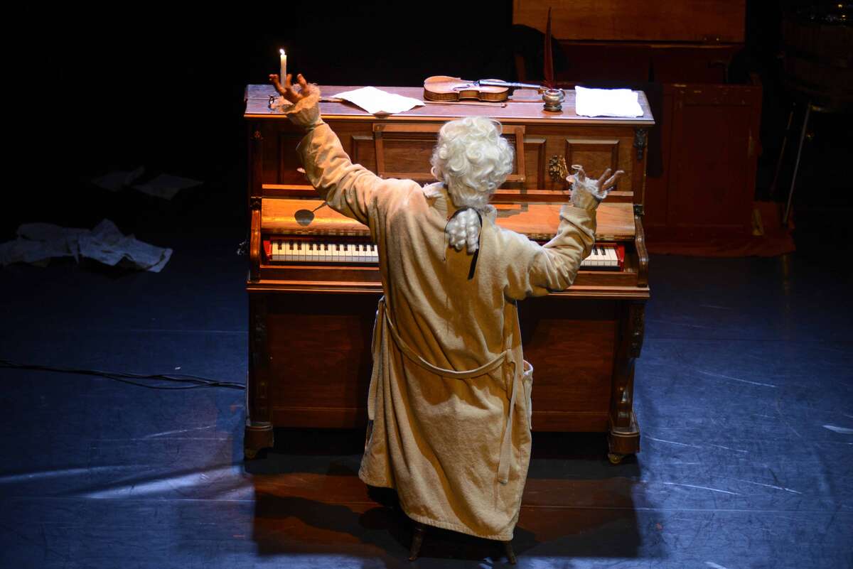 Photo de l'événement FESTIVAL CONFLUENCES | Le singe d'orchestre ou la "presque" histoire de la musique - Cie Laissons de côté à Espace Rabelais