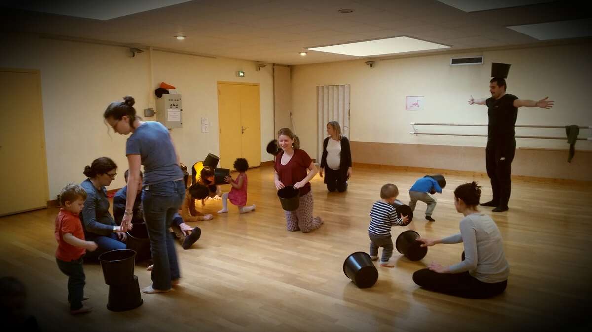 Photo de l'événement Ateliers Parent-Enfant éveil corporel et musical 0-6 ans à Centre Giraudeau Bastié