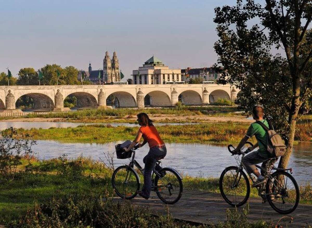 Photo de l'événement Balade à vélo guidée et commentée sur les bords de Loire à Tours à Tours Val de Loire Tourisme