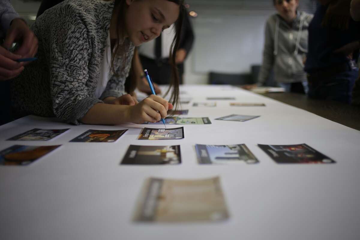 Photo de l'événement Atelier La Fresque du Climat à Tours à 30 Quai de Portillon