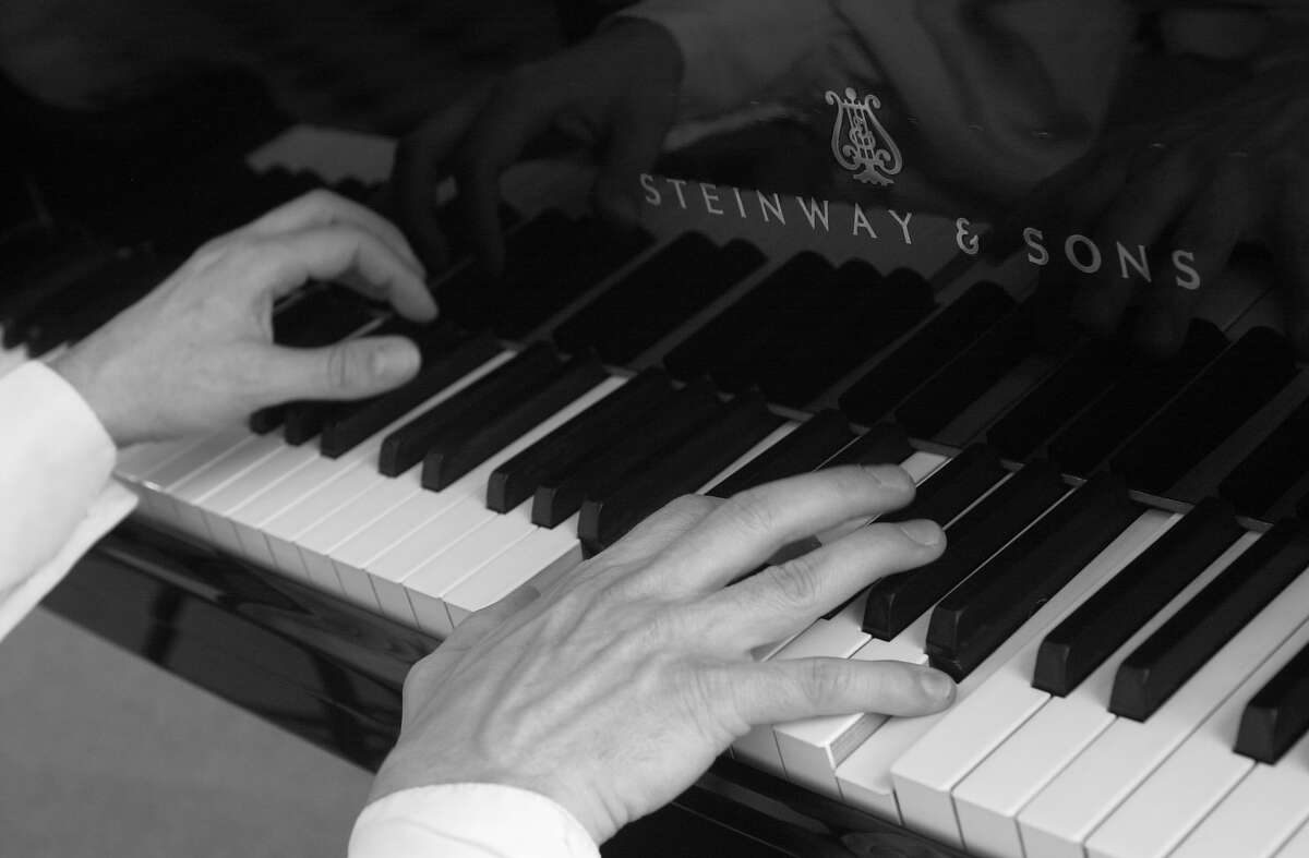 Illustration PIANO AU TEMPLE